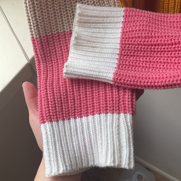 Sweater - Picture 5 of 5